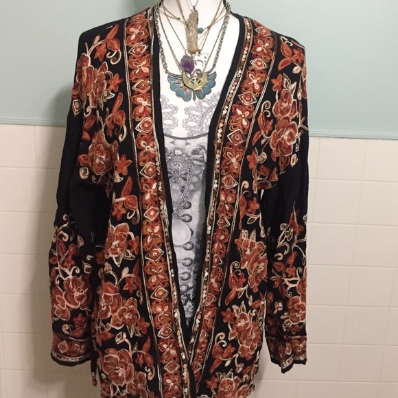 Vintage Tops - Vintage Embroidered Flowers & Vines Top/Kimono